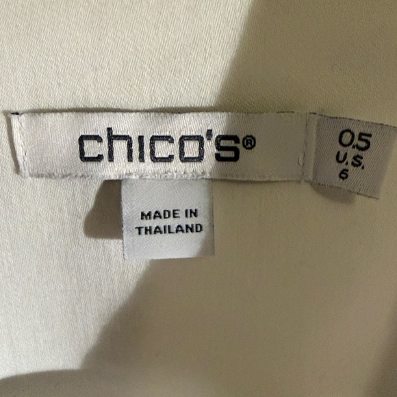 Chico's Classic White No Iron Sleeveless Blouse - Picture 2 of 4